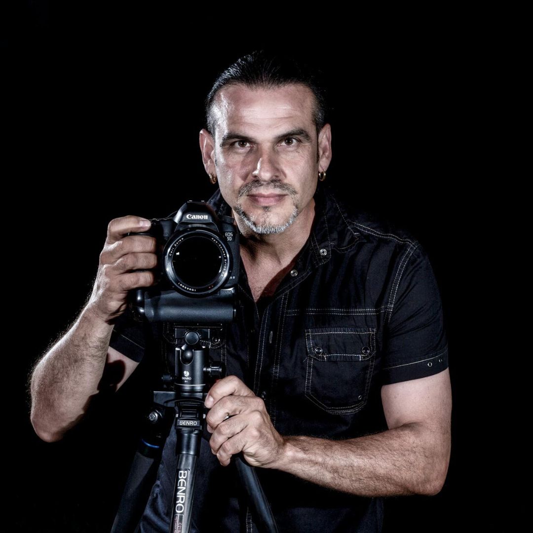 Mario Cea, profesor de fotografía de alta velocidad.